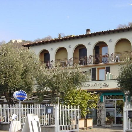 Hotel Fraderiana Torri Del Benaco Bagian luar foto