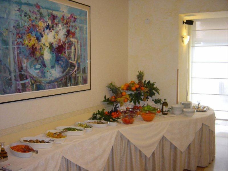 Hotel Fraderiana Torri Del Benaco Bagian luar foto