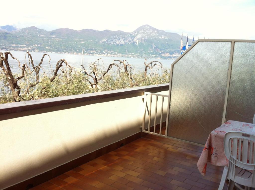 Hotel Fraderiana Torri Del Benaco Ruang foto