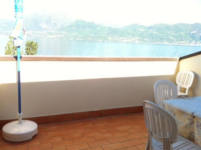 Hotel Fraderiana Torri Del Benaco Bagian luar foto