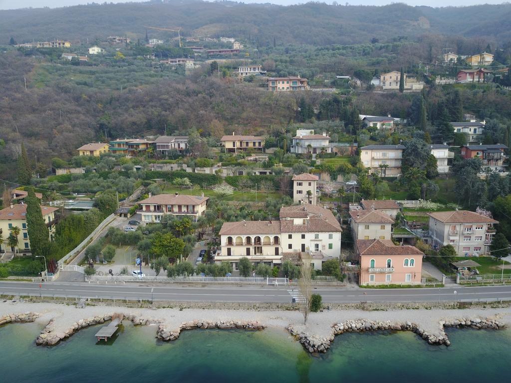 Hotel Fraderiana Torri Del Benaco Bagian luar foto