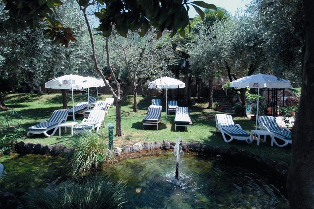 Hotel Fraderiana Torri Del Benaco Ruang foto